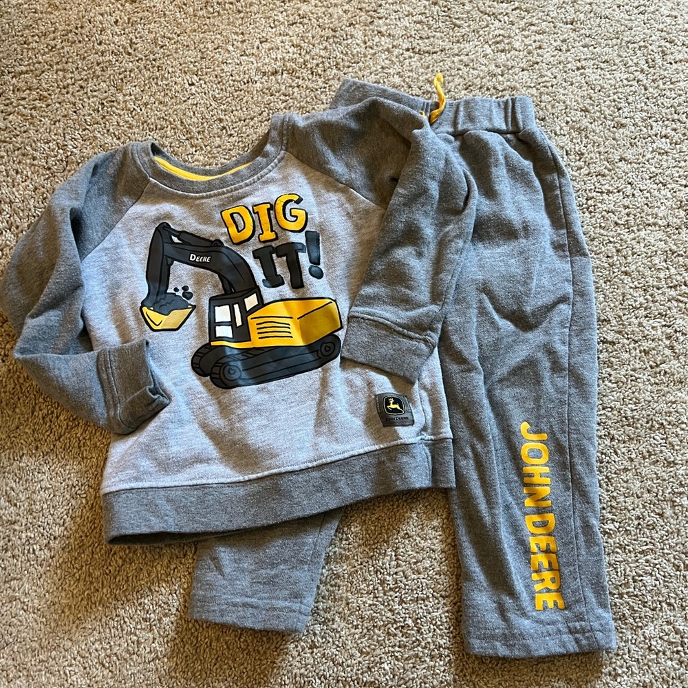 5/$25 John Deere sweatsuit